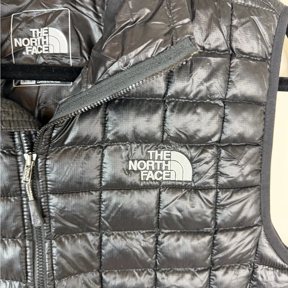 The North Face Black Thermoball Quilted Puffer Vest Size M